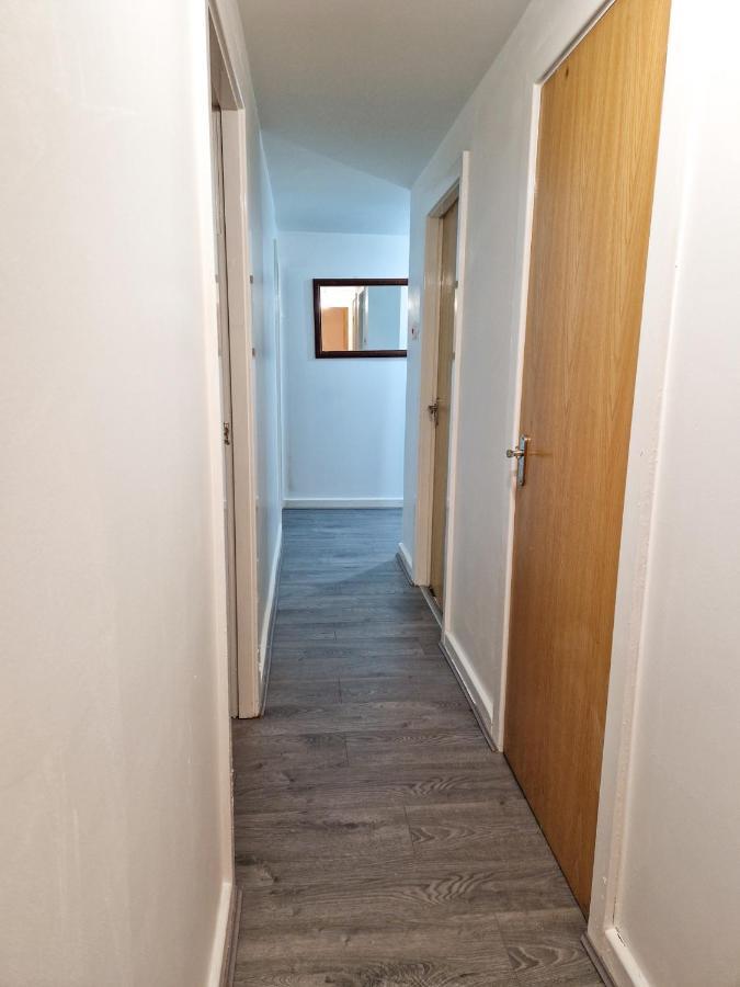 Spacious Apartment For Holiday And Contractor Groups In Salford - Private Parking - By Nmb Serviced Accommodation Manchester Dış mekan fotoğraf