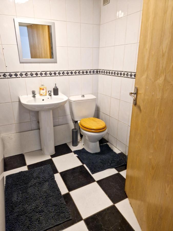 Spacious Apartment For Holiday And Contractor Groups In Salford - Private Parking - By Nmb Serviced Accommodation Manchester Dış mekan fotoğraf