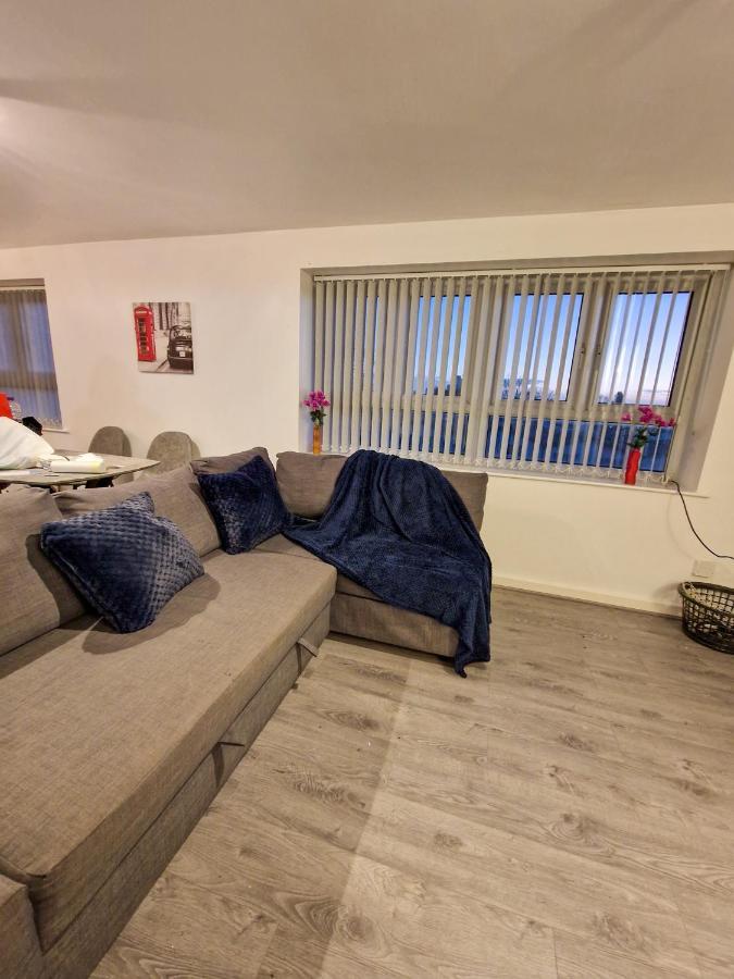 Spacious Apartment For Holiday And Contractor Groups In Salford - Private Parking - By Nmb Serviced Accommodation Manchester Dış mekan fotoğraf